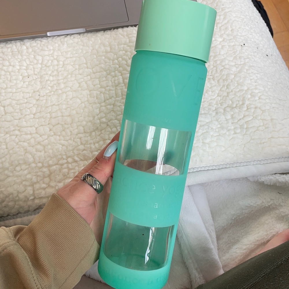 Lululemon glass water bottle